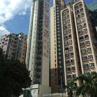 香港らしく、細くて高いビルです