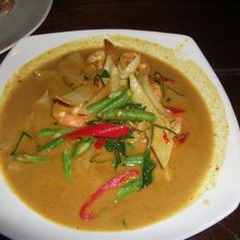 激辛でしたが、ライス追加で完食