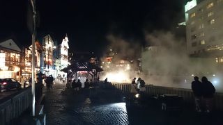 夜と昼で違う雰囲気