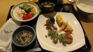 朝食でも予約必須です