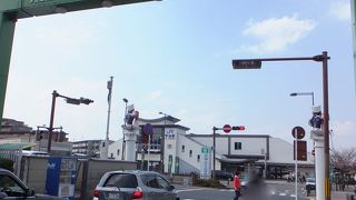 駅前のからくり人形が楽しいです。