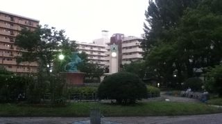 スズラン通り商店街の南にある広い公園