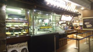 日本と若干違うかも、鶏白湯スープのうどんも良い