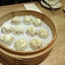 皮の薄さはトップクラスのノーマル小籠包