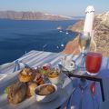 紺碧の美しい海とシャンパン付き色々楽しめる朝食