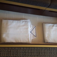 ロング丈のパジャマです。ズボンはないです。