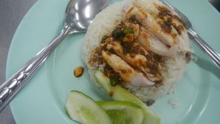 着席してから大分待たされた