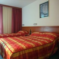 広々してました。ベッドの硬さも程よい感じ