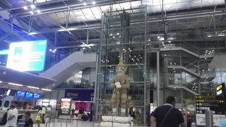 新しい・大きい・きれいな空港。