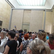 モナ・リザの前の混雑ぶり