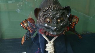 お城にある資料館です。