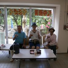 地元の方とも触れ合えます。