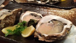 ビストロ的な雰囲気で貝づくし