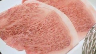 ジューシーな霜降り肉