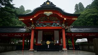 朱色が美しいパワースポット