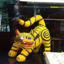 店のアイドルか、寅さんではありません