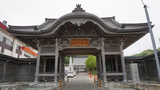 見応えがあるのは山門でしょう