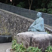 ねね様と見つめ合う