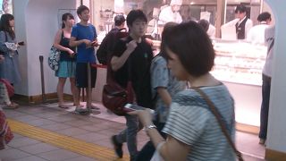 池袋で行列のシュークリーム