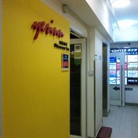 ビル内フロント入口