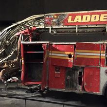 壊れた消防車（館内展示物）