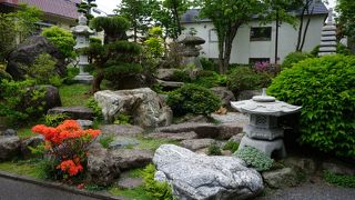 美しく整備された日本庭園