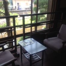 客室から見える川