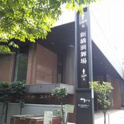 茶色い建物