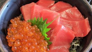 昼時は長蛇の列