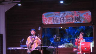 ライブもある屋台村