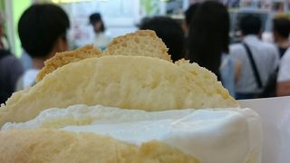 人気のメロンパン屋さん!!