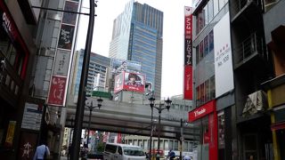 坂越しに見る東京ミッドタウン！