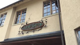 併設されたクラブハリエのカフェもあります