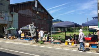 骨董市が開催される