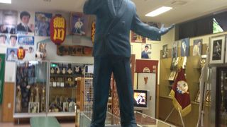 細川たかしさんの銅像