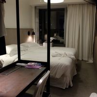 寝心地良いベッドでした。程よい広さですし明るい。