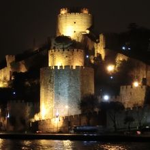 ルメリ・ヒサル　ライトアップ