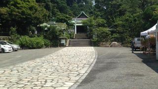 薪能の幽玄を、ここで体感したことがあります。