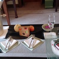 記念旅行だったので、ホテルからシャンパンとかわいいチョコ