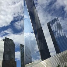 新しいビル（建物の中には入れません）