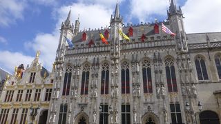 艶やかな荘厳のゴシック様式