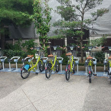 一つのスポットに10台くらいあります