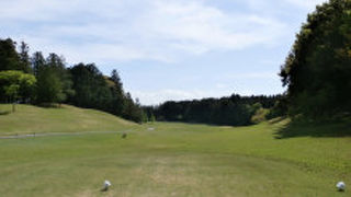 フラットでスコアの出やすいゴルフ場だとおもいます。