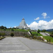 三角屋根が目印