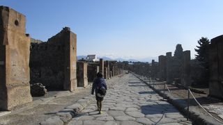 古代都市のメインストリート？商店街？な感じです。