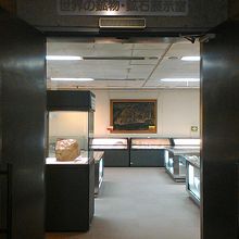 世界の鉱物・鉱石展示室