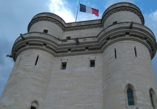 メトロで行けるパリ郊外のお城