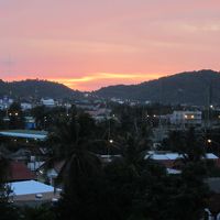 山側の部屋、ベランダからの夕景