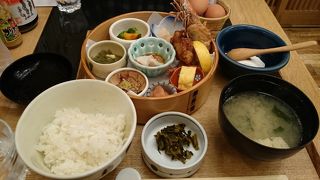 レストランも多種多様に渡っています。