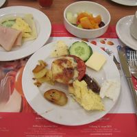 朝食会場は明るくていい感じ